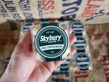 Load image into Gallery viewer, Chocolate coated coffee beans/Skybury 95g
